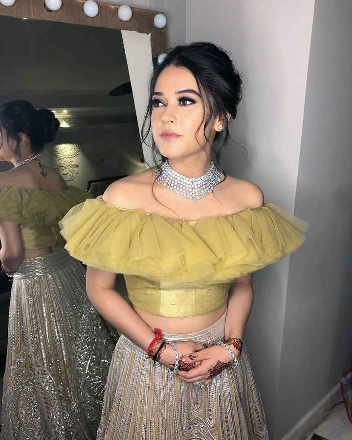 Hairstyle with off shoulder blouse - 1