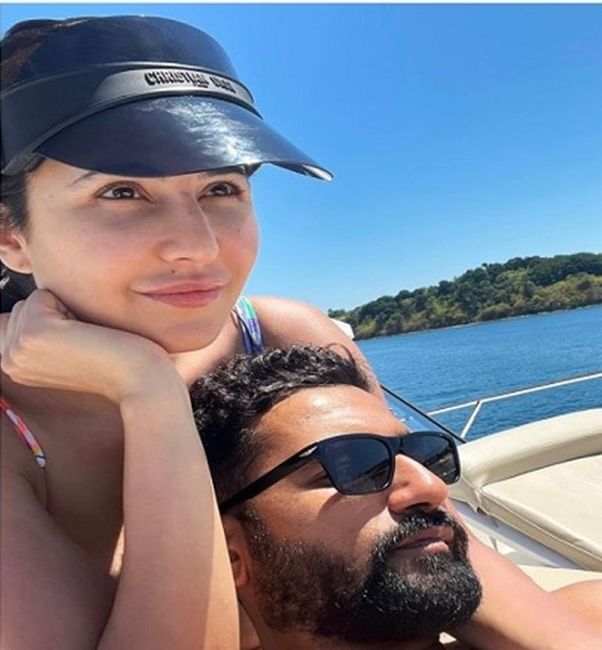 Katrina Kaif and Vicky Kaushal's latest holiday pictures are too hot to handle! 😍 - 2
