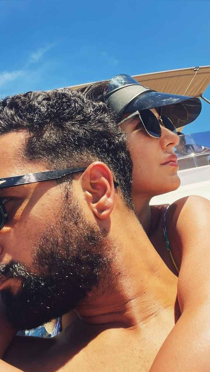 Katrina Kaif and Vicky Kaushal's latest holiday pictures are too hot to handle! 😍 - 1