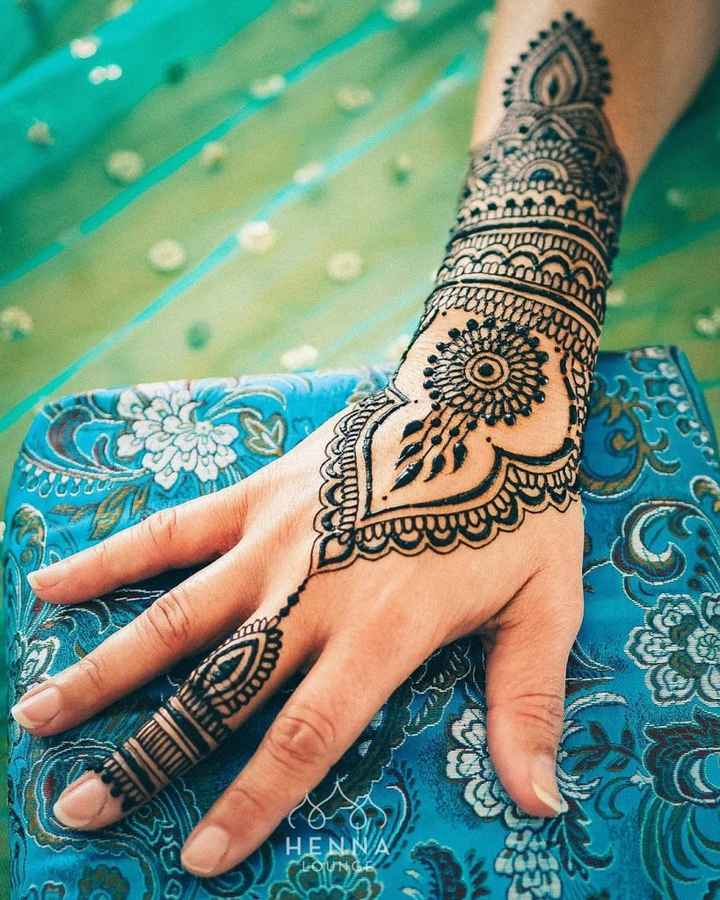 Suggestions for millennial mehendi designs - 1