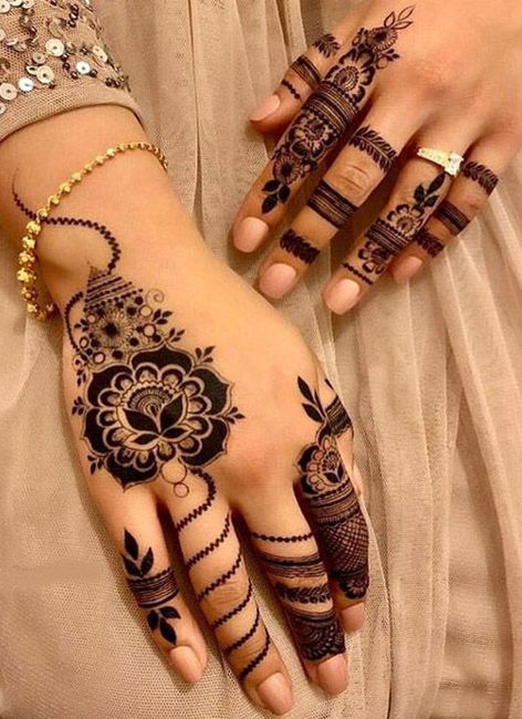 Looking for a perfect mehndi design! 1