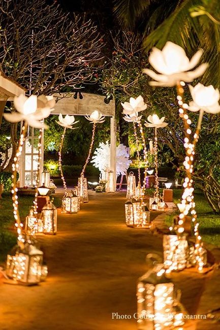 How’s this wedding entrance looking? 1