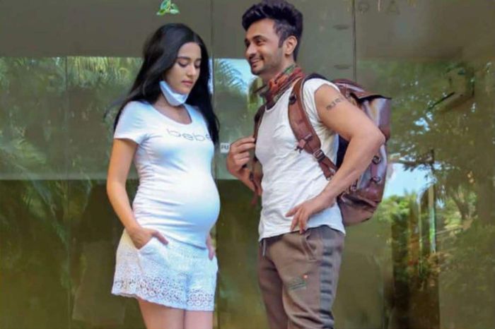 Amrita Rao and rj Anmol are having a baby. Woah 😍 1