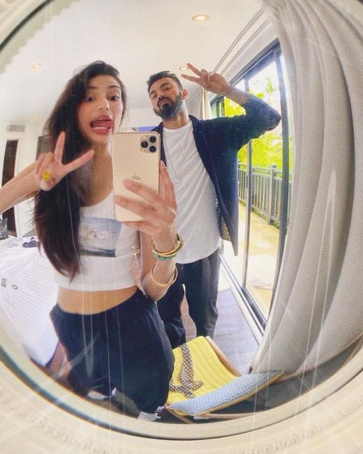 i love how Athiya Shetty and Klrahul Keep Up With Each Other 😍 - 1