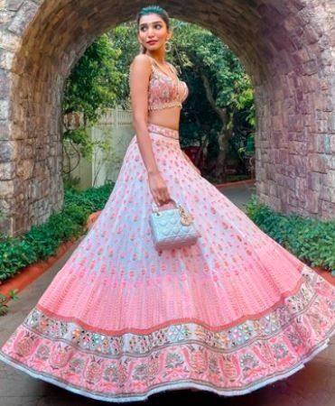 Have you seen juhi godambe ethnic outfits! 1
