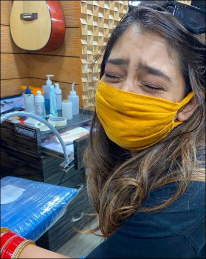Niti Taylor got inked for her hubby and we are going gaga over her ring finger tattoo! - 1