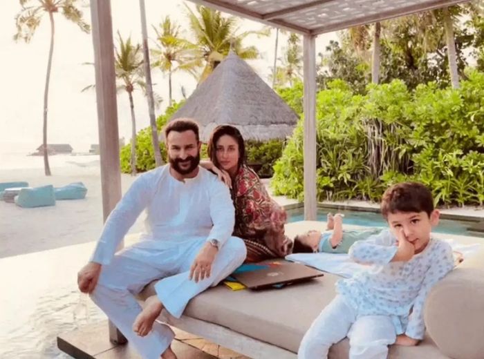 Kareena Kapoor Khan with her sweetest family 1