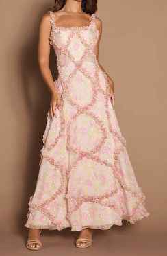 What to wear on bachelorette? - 1