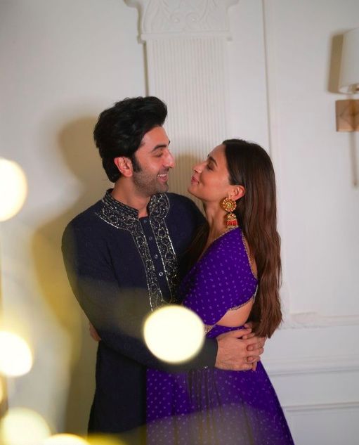 Alia Bhatt and Ranbir Kapoor Look Super Adorable in their Diwali Picture! 1