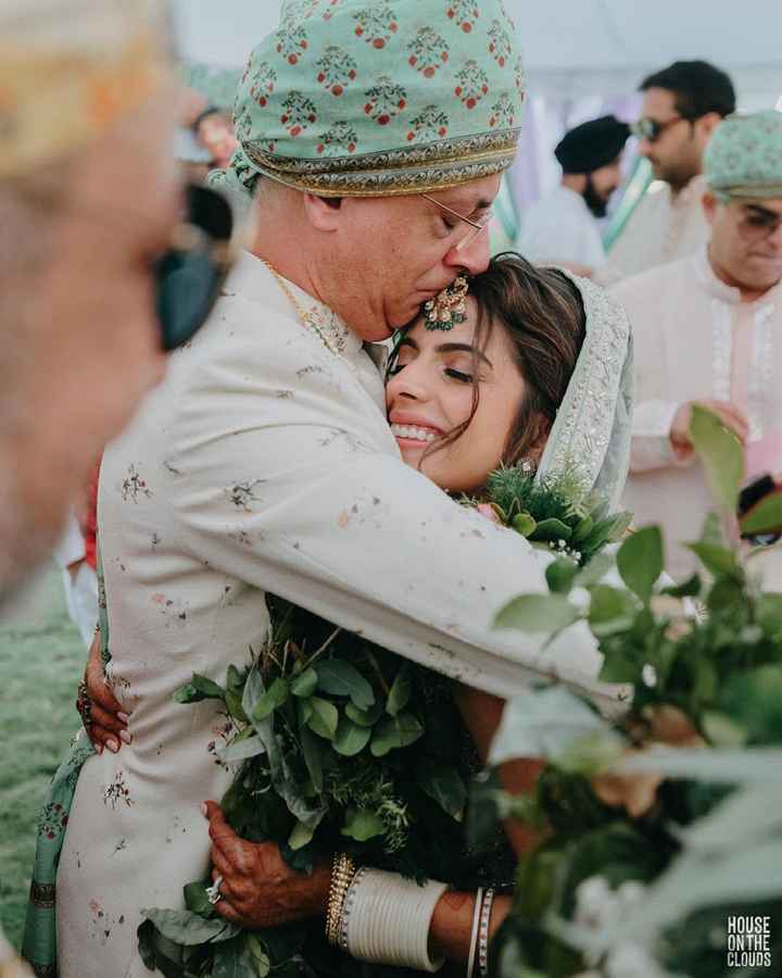 What a lovely and new type of 'shaadi Ka Har' 😍 - 1