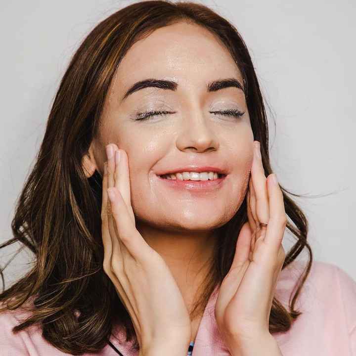 Experts Share the Ultimate Skin Care Routine for Sensitive Skin! - 1
