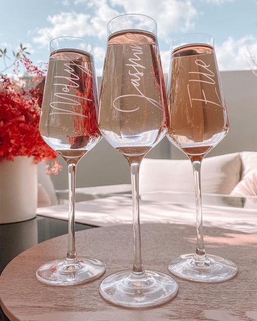 This glass of customized champagne looks so pretty! - 1