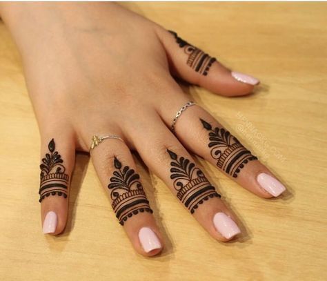 Finger mehndi designs 1