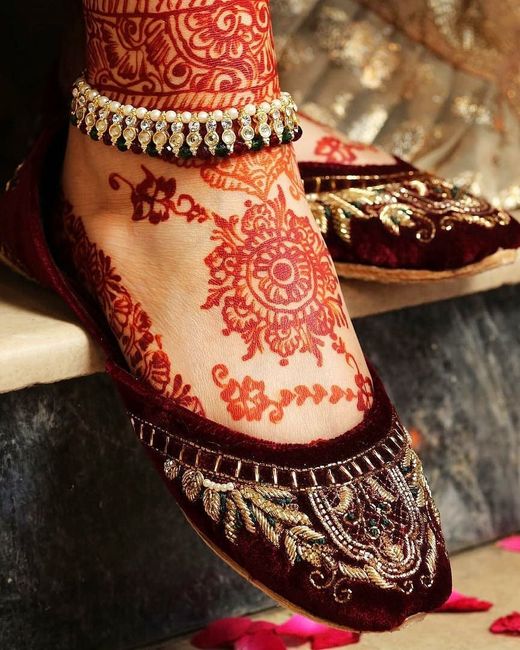 Looking for a bunch of latest anklet designs for my Haldi function! 1