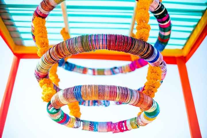 What a pretty decor it is!! - 1