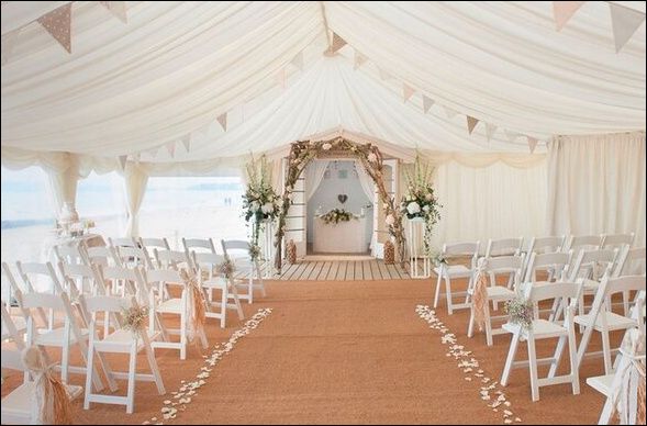 This decor is perfect for beach weddings - 1