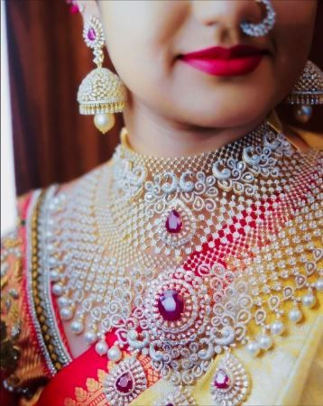 Look at this heavy set of jewellery! 😍 - 1