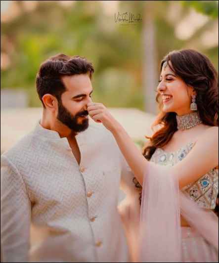 Such a cute couple and such a sweet capture!! 😍😍 - 1