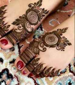 i don't wish to have henna feet. - 2