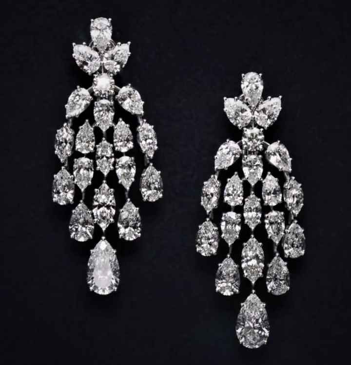 Looking for heavy diamond earrings! - 1