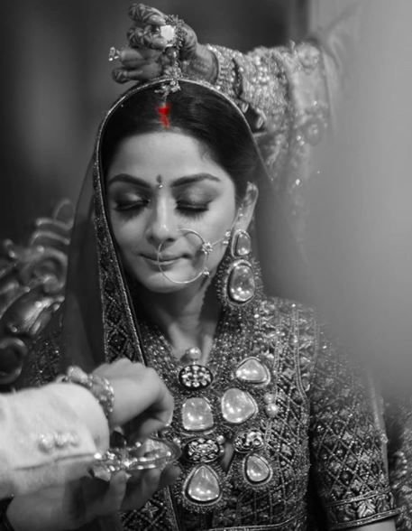 I'm absolutely stunned watching this Grand and exuberant Bride! 2