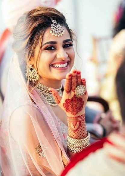 a smile is the most beautiful accessory that a bride can wear! - 1