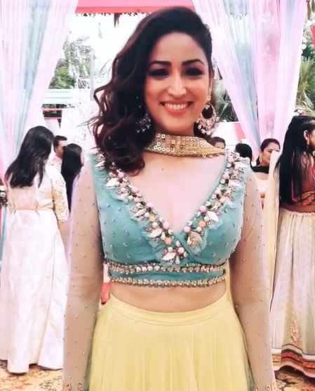 How do you find this yellow and blue lehenga worn by Yami Gautam? - 1