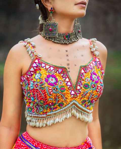 This blouse for mehndi function Yayy or Nayy? - 1