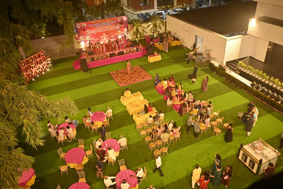Front Lawn Pandal