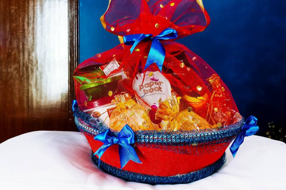 Signature gift hamper