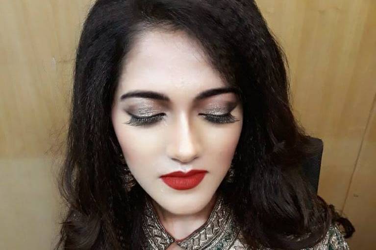 Party makeup