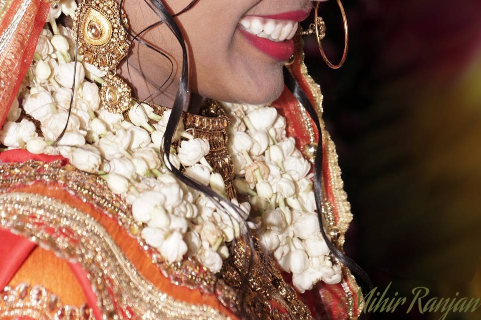 A candid moment with bride