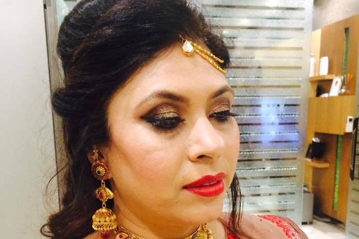 Priyam Jhamb Makeup & Hair Artist