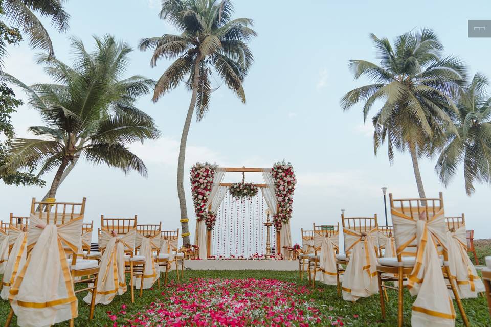 Grand Lawn