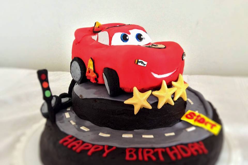 3-d sculpted car cake