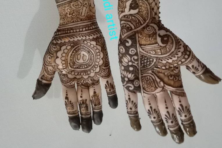 Nazia Mehendi Artist