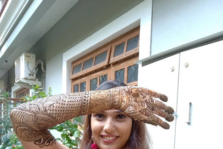 Nazia Mehendi Artist