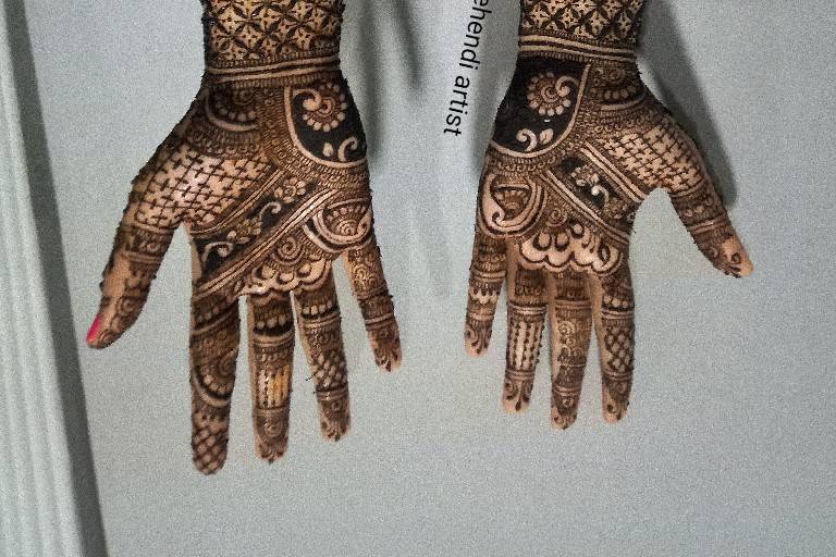 Nazia Mehendi Artist