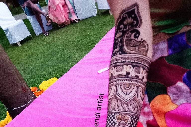 Nazia Mehendi Artist