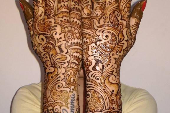 Nazia Mehendi Artist