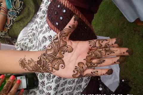 Nazia Mehendi Artist