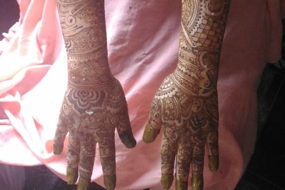 Nazia Mehendi Artist