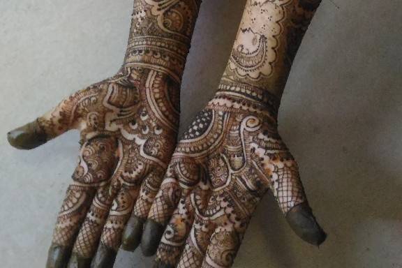 Nazia Mehendi Artist