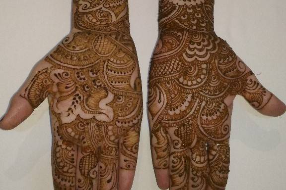 Nazia Mehendi Artist