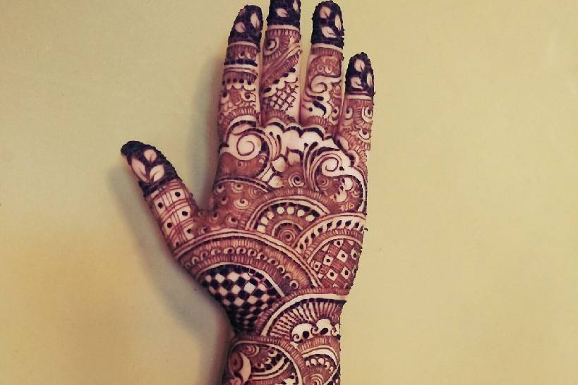 Nazia Mehendi Artist