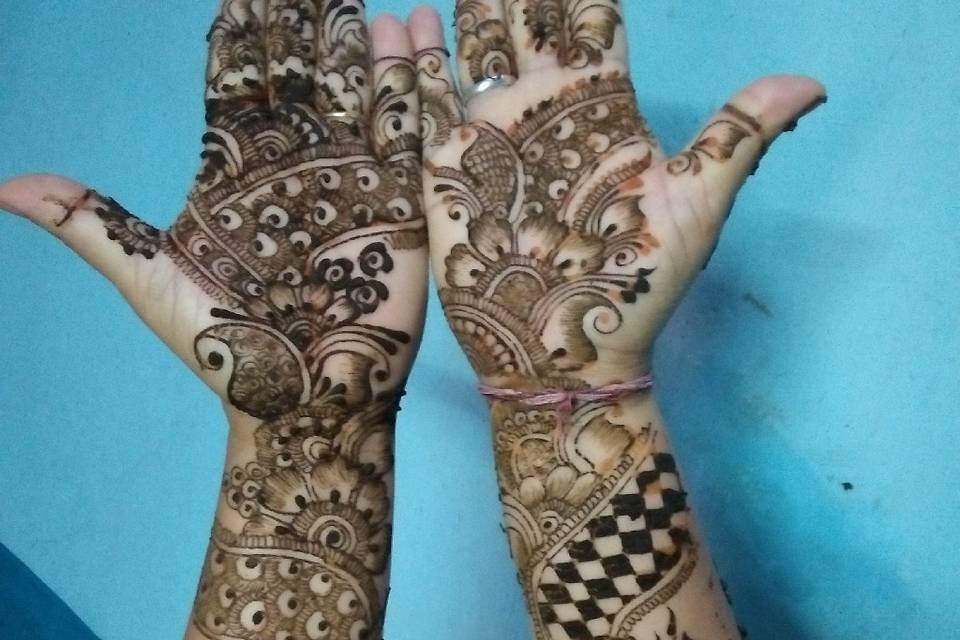 Nazia Mehendi Artist