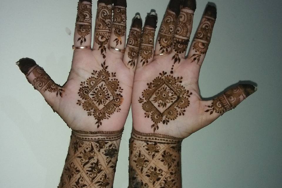 Nazia Mehendi Artist