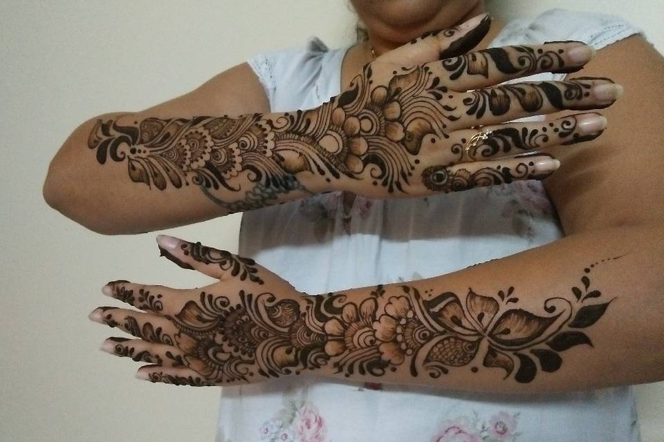 Nazia Mehendi Artist