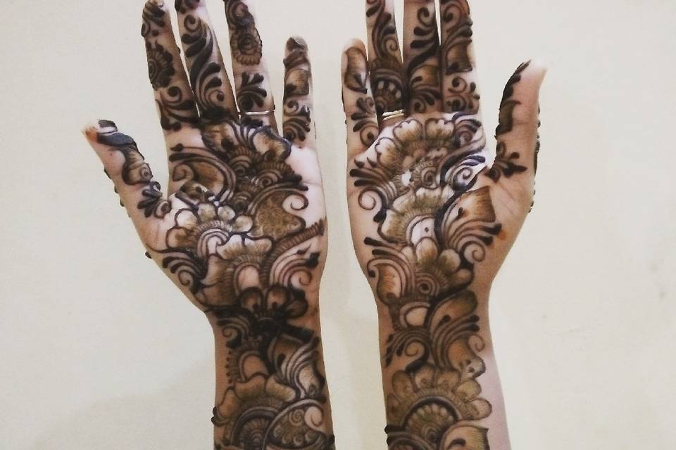 Nazia Mehendi Artist