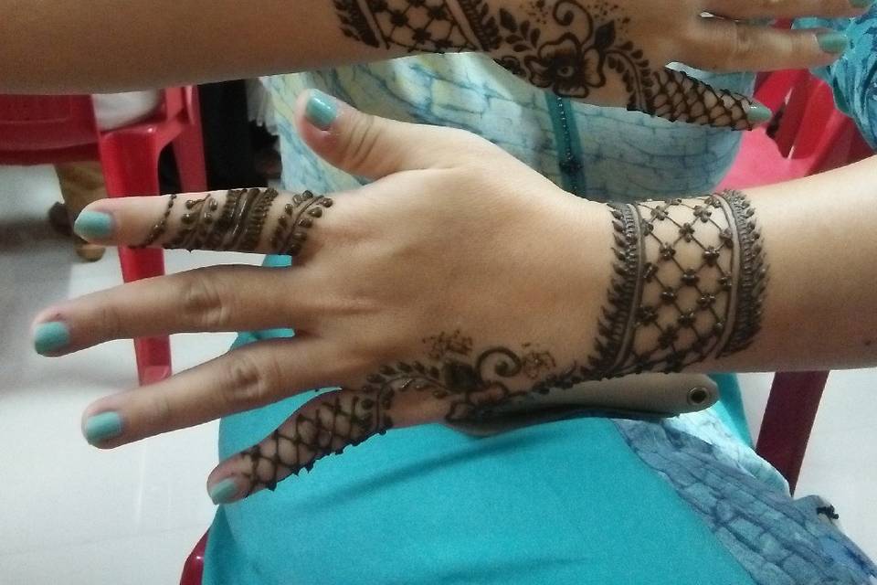 Nazia Mehendi Artist